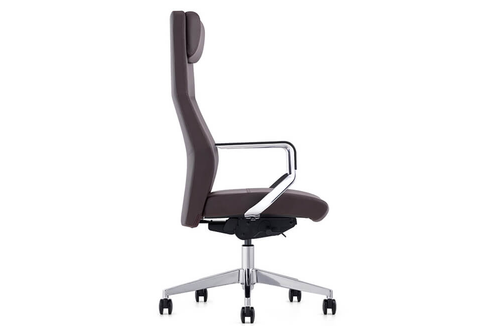 Эргономичное кресло для руководителя с высокой спинкой